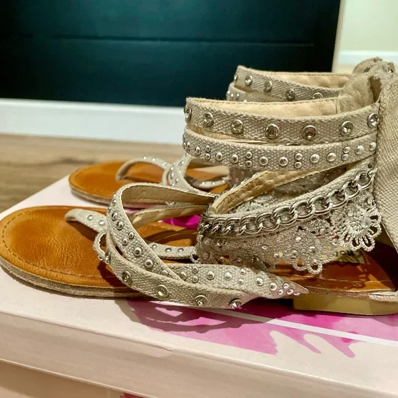 Not Rates Lace Rhinestone Sandals - Picture 5 of 5